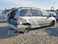 2005 Toyota SIENNA photo