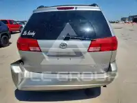2005 Toyota SIENNA photo