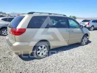 2005 Toyota SIENNA photo