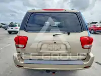 2005 Toyota SEQUOIA photo