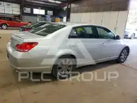 2005 Toyota AVALON фото