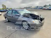 2005 Toyota AVALON фото