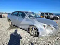2005 Toyota AVALON photo