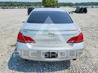 2005 Toyota AVALON фото