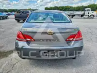 2005 Toyota AVALON photo