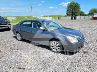 2005 Toyota AVALON фото