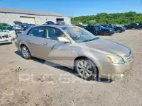 2005 Toyota AVALON photo