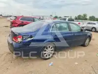 2005 Toyota AVALON photo
