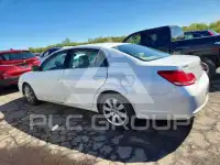 2005 Toyota AVALON photo