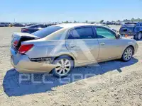 2005 Toyota AVALON photo