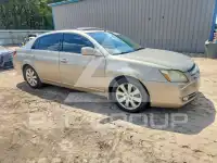 2005 Toyota AVALON фото
