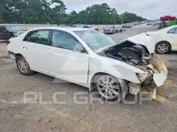 2005 Toyota AVALON фото