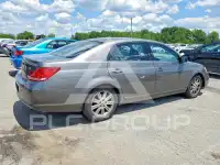 2005 Toyota AVALON photo