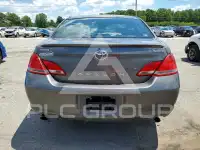 2005 Toyota AVALON photo