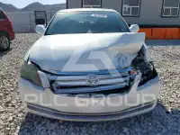 2005 Toyota AVALON фото