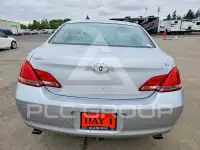 2005 Toyota AVALON фото
