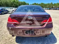 2005 Toyota AVALON photo