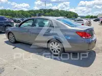2005 Toyota AVALON photo