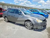 2005 Toyota AVALON photo
