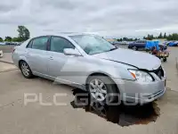 2005 Toyota AVALON фото