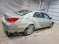 2005 Toyota AVALON photo