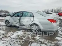 2005 Toyota AVALON фото