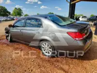 2005 Toyota AVALON фото