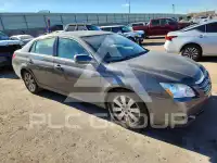 2005 Toyota AVALON photo