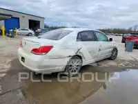 2005 Toyota AVALON фото