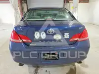 2005 Toyota AVALON photo