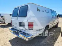 2005 Ford E-250 photo