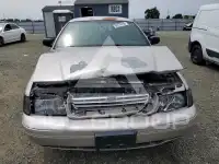 2005 Ford CROWN photo