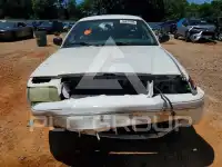 2005 Ford CROWN фото