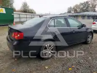 2005 Volkswagen Jetta photo