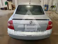 2005 Volkswagen Passat photo