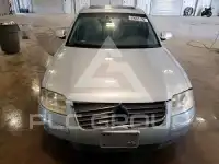 2005 Volkswagen Passat photo