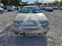 2006 Lincoln Town фото