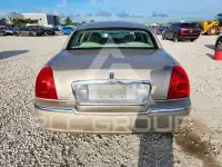 2006 Lincoln Town фото