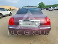 2006 Lincoln Town фото