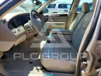 2006 Lincoln Town photo