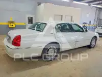 2006 Lincoln Town photo