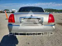 2006 Lincoln Town фото