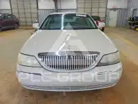 2006 Lincoln Town photo