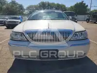 2006 Lincoln Town photo