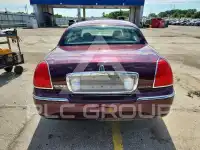 2006 Lincoln Town фото