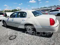 2006 Lincoln Town фото