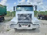 2006 Volvo VHD фото