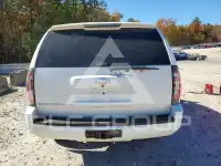 2007 Chevrolet Suburan photo