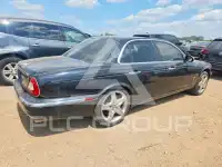2007 Jaguar XJ photo