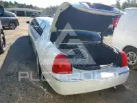 2007 Lincoln Town photo
